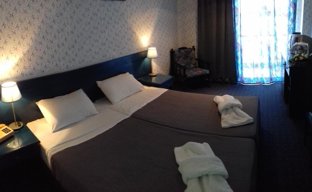 Argo Hotel Aegina Esterno foto